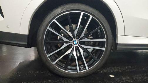 2022 BMW X6 xDrive40i