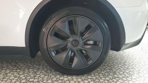 White 2025 Tesla Model Y Long Range