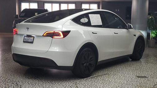 White 2025 Tesla Model Y Long Range