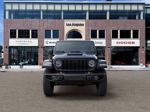 Black Clearcoat 2026 Jeep Gladiator Mojave