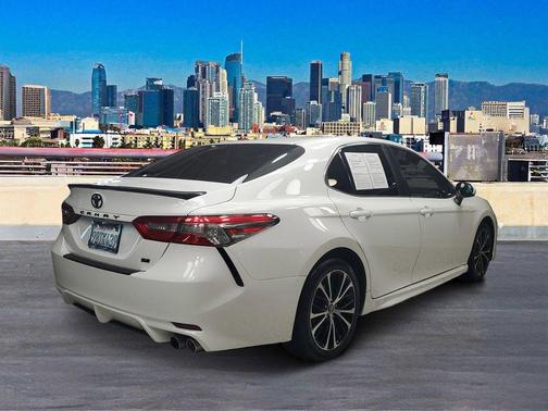 2018 Toyota Camry SE