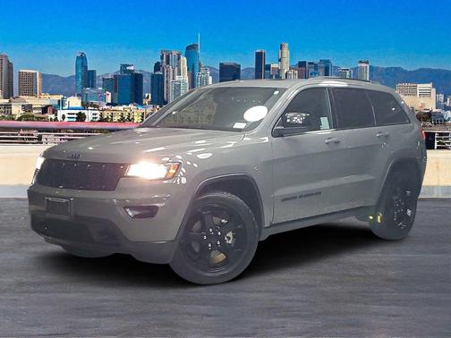 Sting Gray Clearcoat 2019 Jeep Grand Cherokee Laredo