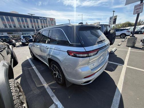 2022 Jeep Grand Cherokee 4xe Summit