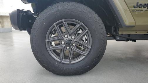 2026 Jeep Gladiator Sport