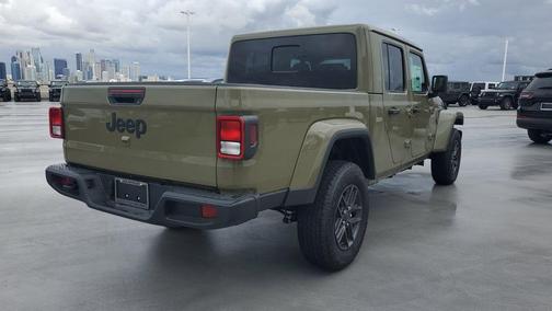 2026 Jeep Gladiator Sport