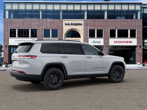 Bright White Clearcoat 2026 Jeep Grand Cherokee L Laredo