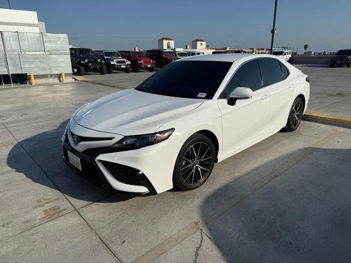 2024 Toyota Camry SE