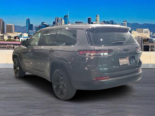 2025 Jeep Grand Cherokee L Laredo