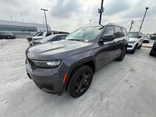 2025 Jeep Grand Cherokee L Laredo