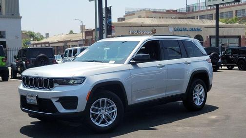 2025 Jeep Grand Cherokee Laredo