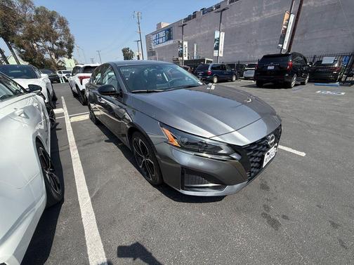 Gun Metallic 2024 Nissan Altima 2.5 SR