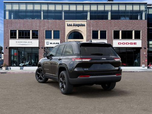 Diamond Black 2026 Jeep Grand Cherokee Limited