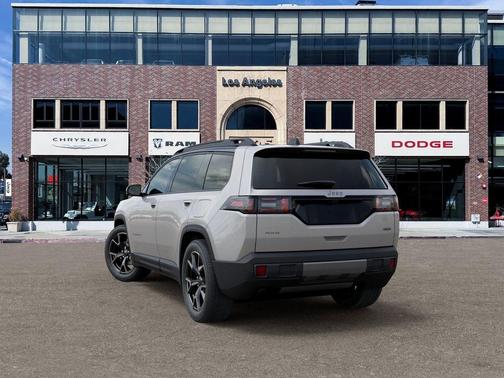 Silver Zynith Clearcoat 2026 Jeep Cherokee Overland