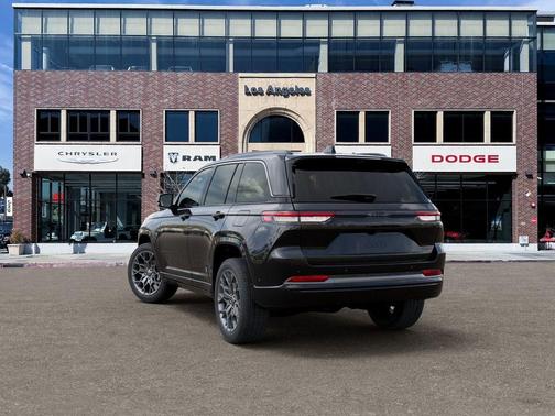 Diamond 2026 Jeep Grand Cherokee Summit