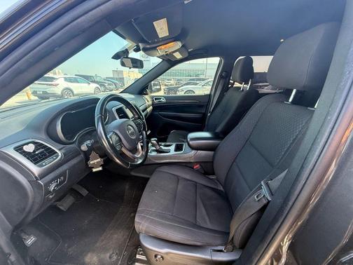 2020 Jeep Grand Cherokee Laredo E