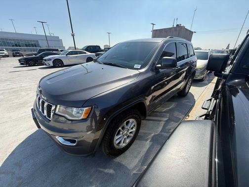 2020 Jeep Grand Cherokee Laredo E