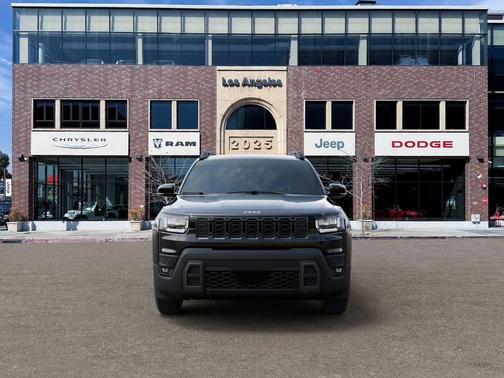 Diamond Black 2026 Jeep Cherokee LAREDO/LIMITED