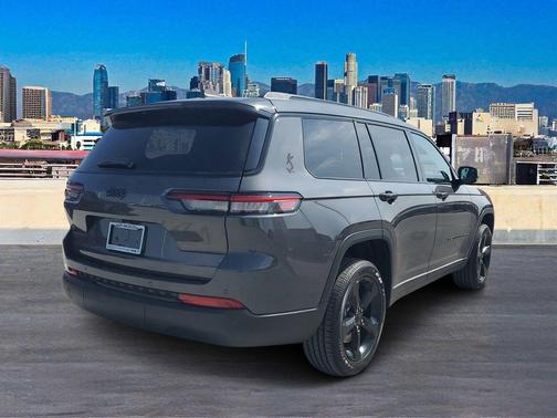 2025 Jeep Grand Cherokee L Laredo