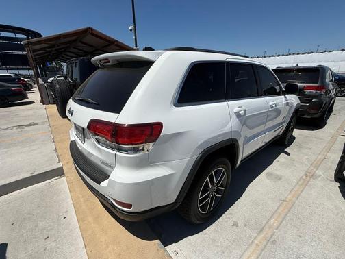 2020 Jeep Grand Cherokee Laredo E