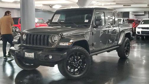 2025 Jeep Gladiator Sport