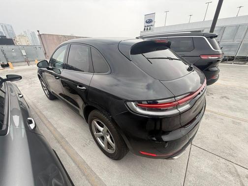 2020 Porsche Macan Base