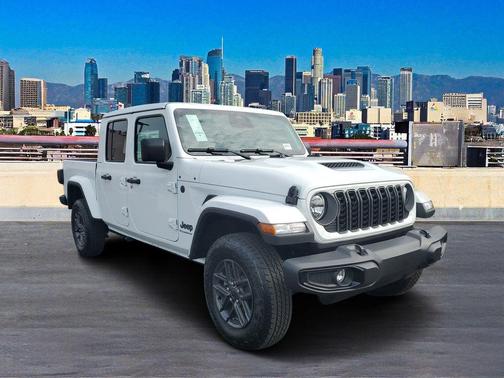 2026 Jeep Gladiator Sport