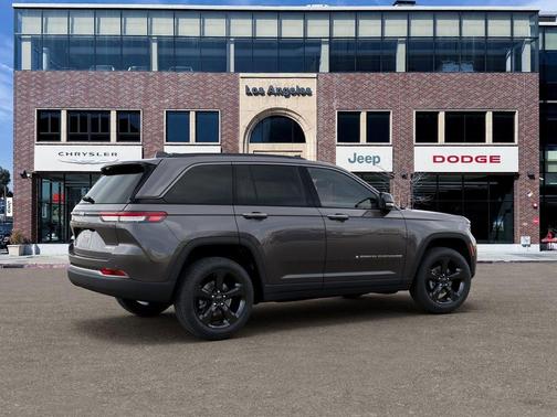 Metallic 2026 Jeep Grand Cherokee Limited