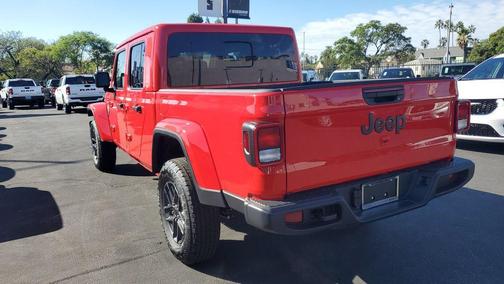 2026 Jeep Gladiator Sport