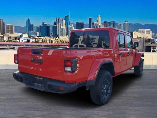 2026 Jeep Gladiator Sport