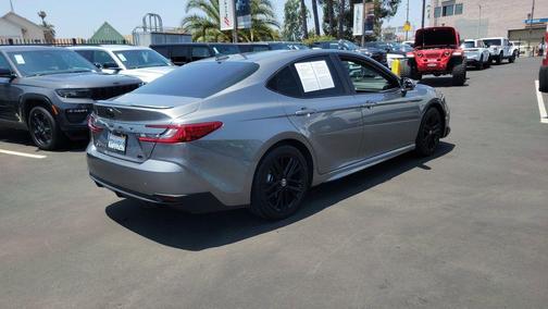 2025 Toyota Camry SE