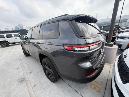 2025 Jeep Grand Cherokee L Laredo