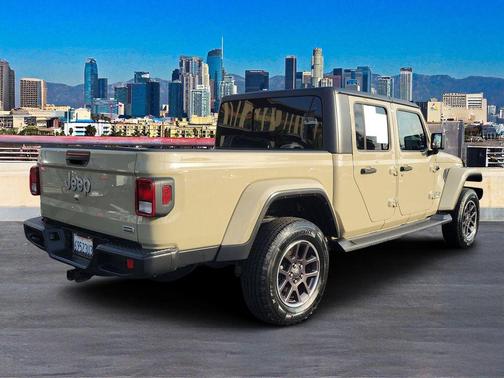 2022 Jeep Gladiator Overland