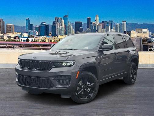 2025 Jeep Grand Cherokee Laredo