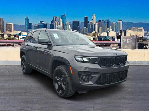 2025 Jeep Grand Cherokee Laredo