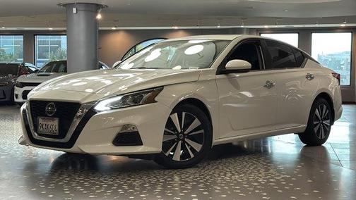 2022 Nissan Altima 2.5 SV