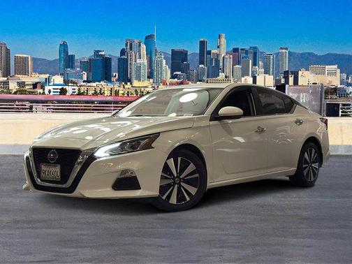 2022 Nissan Altima 2.5 SV