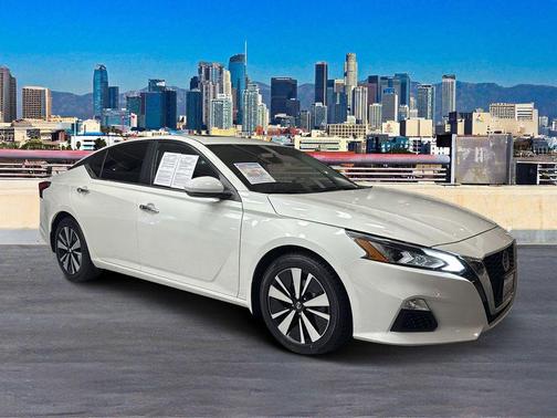2022 Nissan Altima 2.5 SV