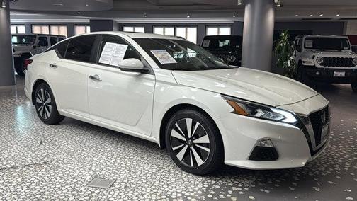 2022 Nissan Altima 2.5 SV