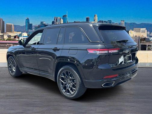 2025 Jeep Grand Cherokee Summit