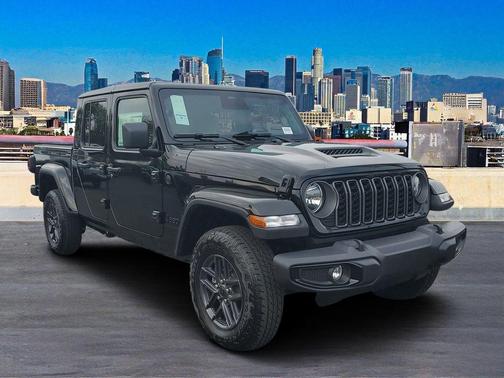 2026 Jeep Gladiator Sport