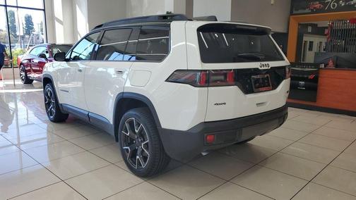 2026 Jeep Cherokee Overland