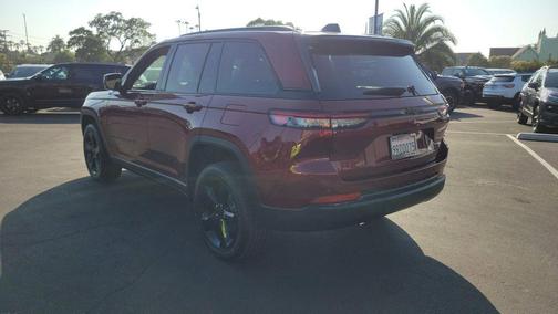 2025 Jeep Grand Cherokee Laredo