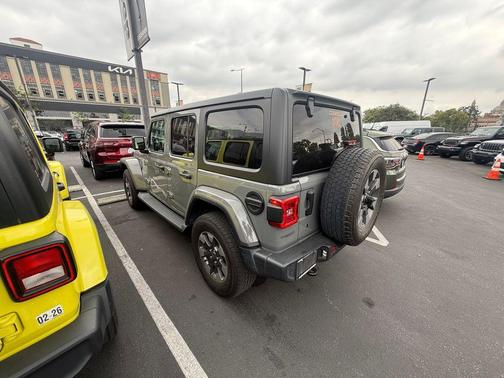 Sting Gray Clearcoat 2018 Jeep Wrangler Unlimited Sahara