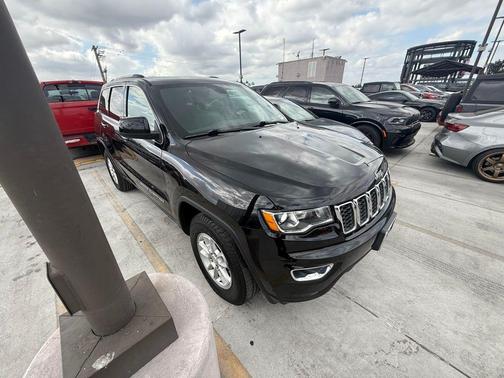2019 Jeep Grand Cherokee Laredo E