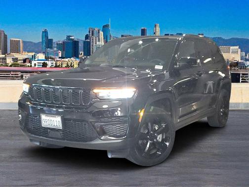 2025 Jeep Grand Cherokee Laredo