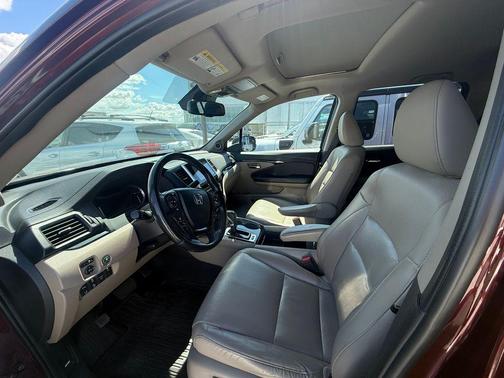 Red 2019 Honda Ridgeline RTL-E