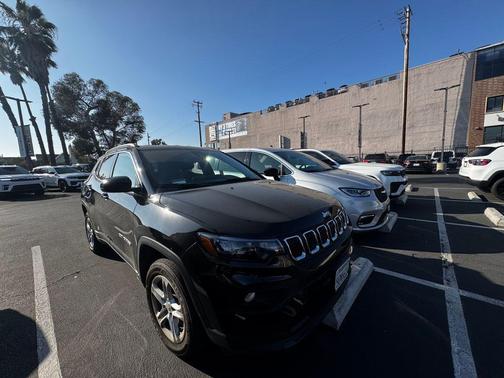 Diamond Black 2023 Jeep Compass Latitude