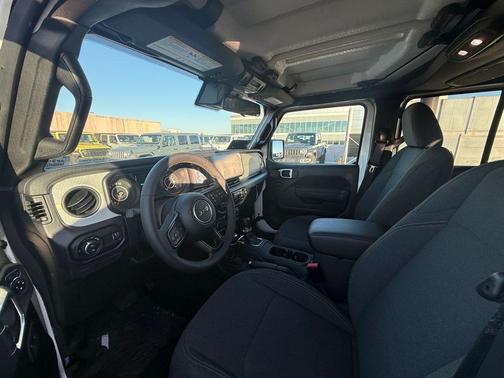 2024 Jeep Gladiator Sport