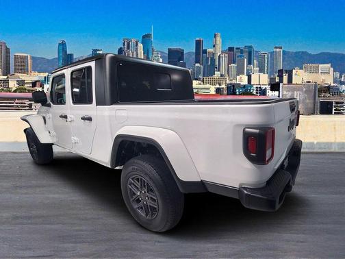 2024 Jeep Gladiator Sport