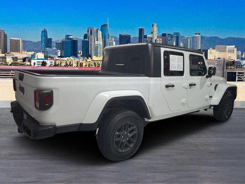 2024 Jeep Gladiator Sport